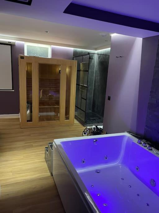 Le Cocon Des Granges - Suite Sauna Jaccuzi Spa Bonnieres-sur-Seine المظهر الخارجي الصورة