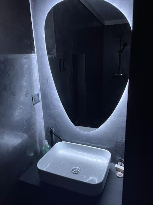 Le Cocon Des Granges - Suite Sauna Jaccuzi Spa Bonnieres-sur-Seine المظهر الخارجي الصورة