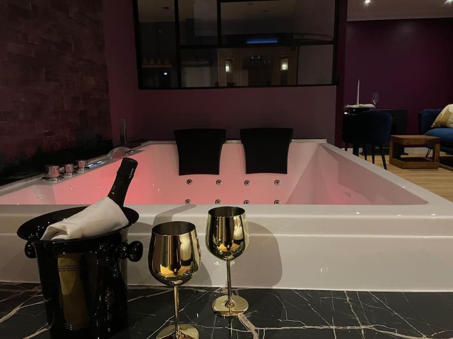 Le Cocon Des Granges - Suite Sauna Jaccuzi Spa Bonnieres-sur-Seine المظهر الخارجي الصورة