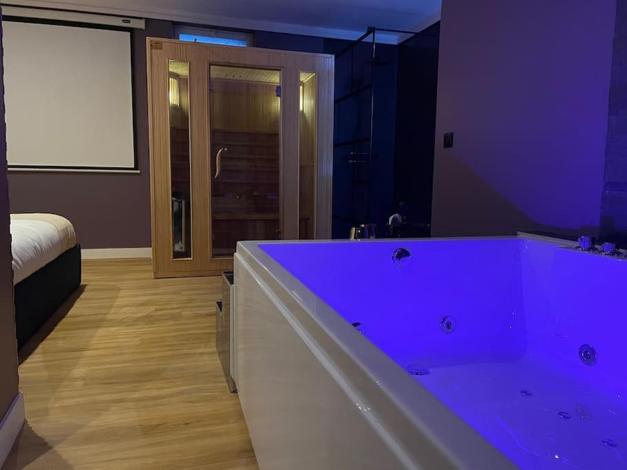 Le Cocon Des Granges - Suite Sauna Jaccuzi Spa Bonnieres-sur-Seine المظهر الخارجي الصورة